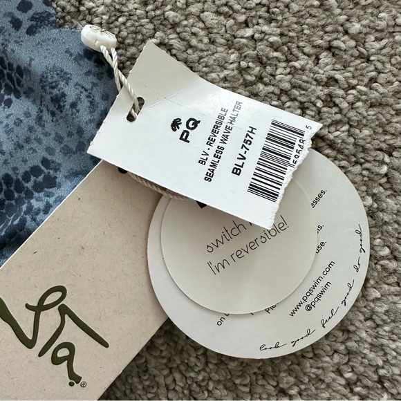 PQ Swim Reversible Seamless Wave Halter Bikini‎ Top L & Seamless Wave Bikini M - Picture 4 of 9